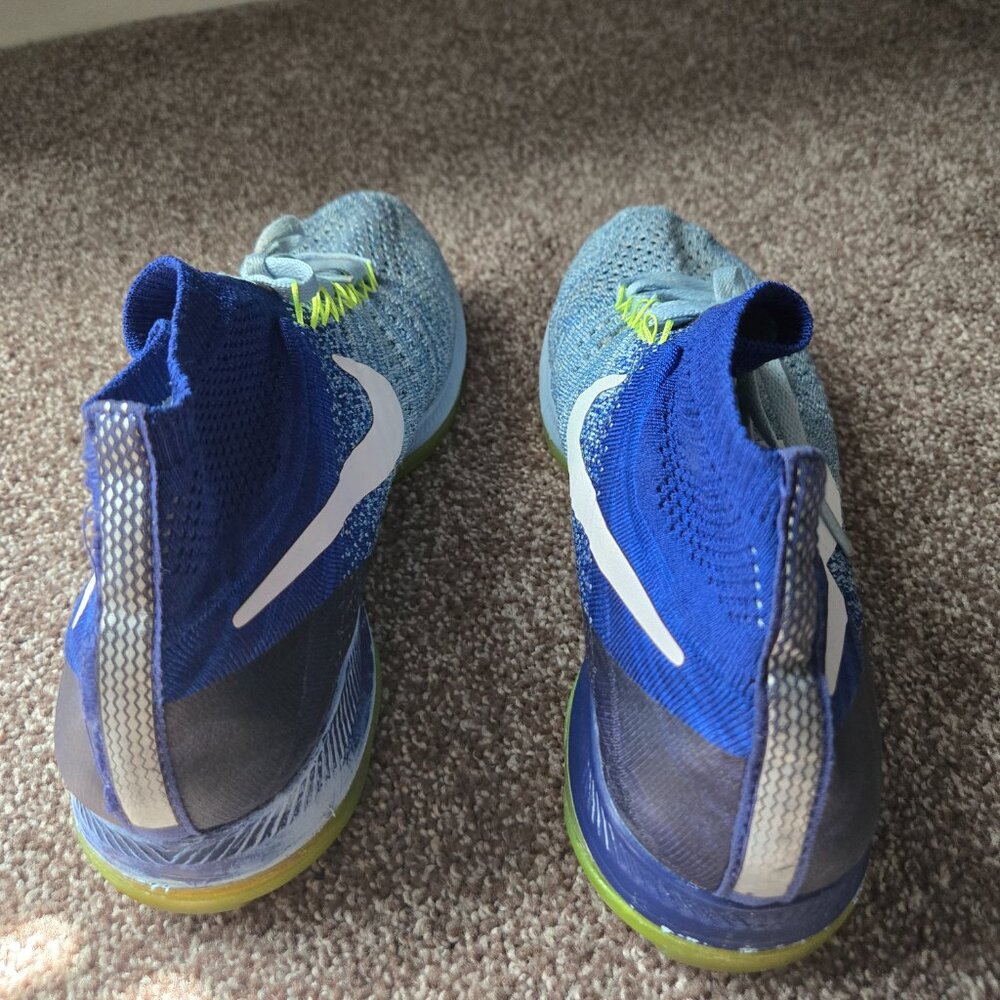 Nike - Picture 3 of 8
